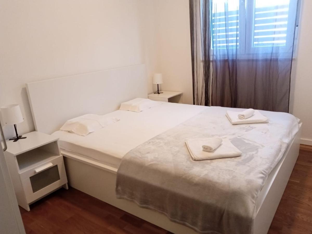 Apartment Paola With Free Private Parking Place Split Eksteriør billede